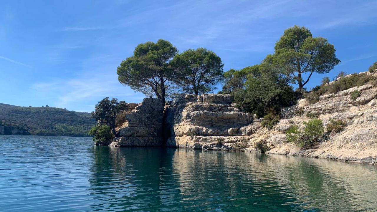 Votre Cocon En Pierre Et Son Spa En Option Gite Le Repos Des Chenes Régusse Exterior foto